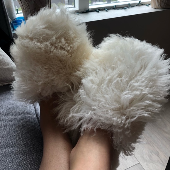 COPY - Brand new without box Ugg Lamb fur slippers - Picture 2 of 7